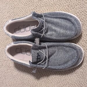 Size 8 hey dudes